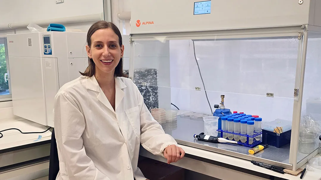 Ana Alarcia García en el laboratorio de Nutritec