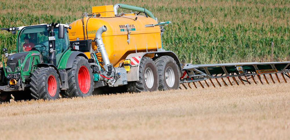 Enterrado de fertilizante en cultivo intensivo