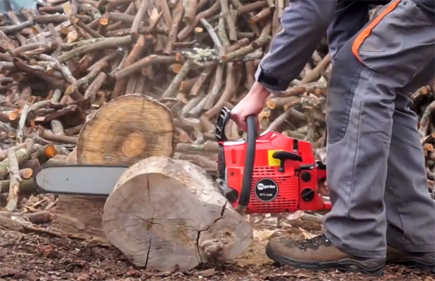 Motosierra para el huerto y jardín