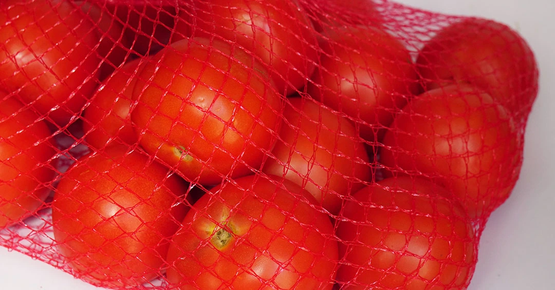 Tomates tipo canario en malla